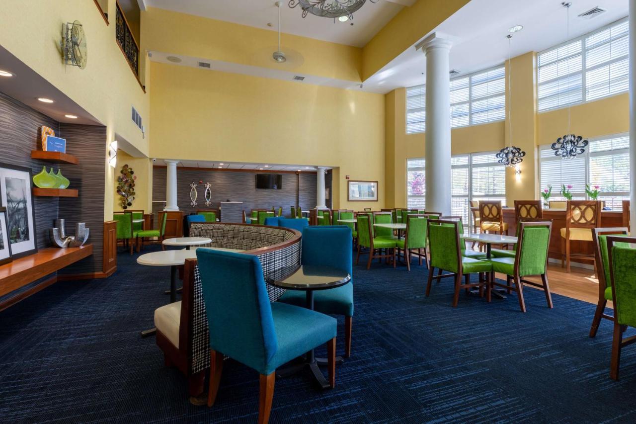 Hampton Inn & Suites Jacksonville Deerwood Park Extérieur photo