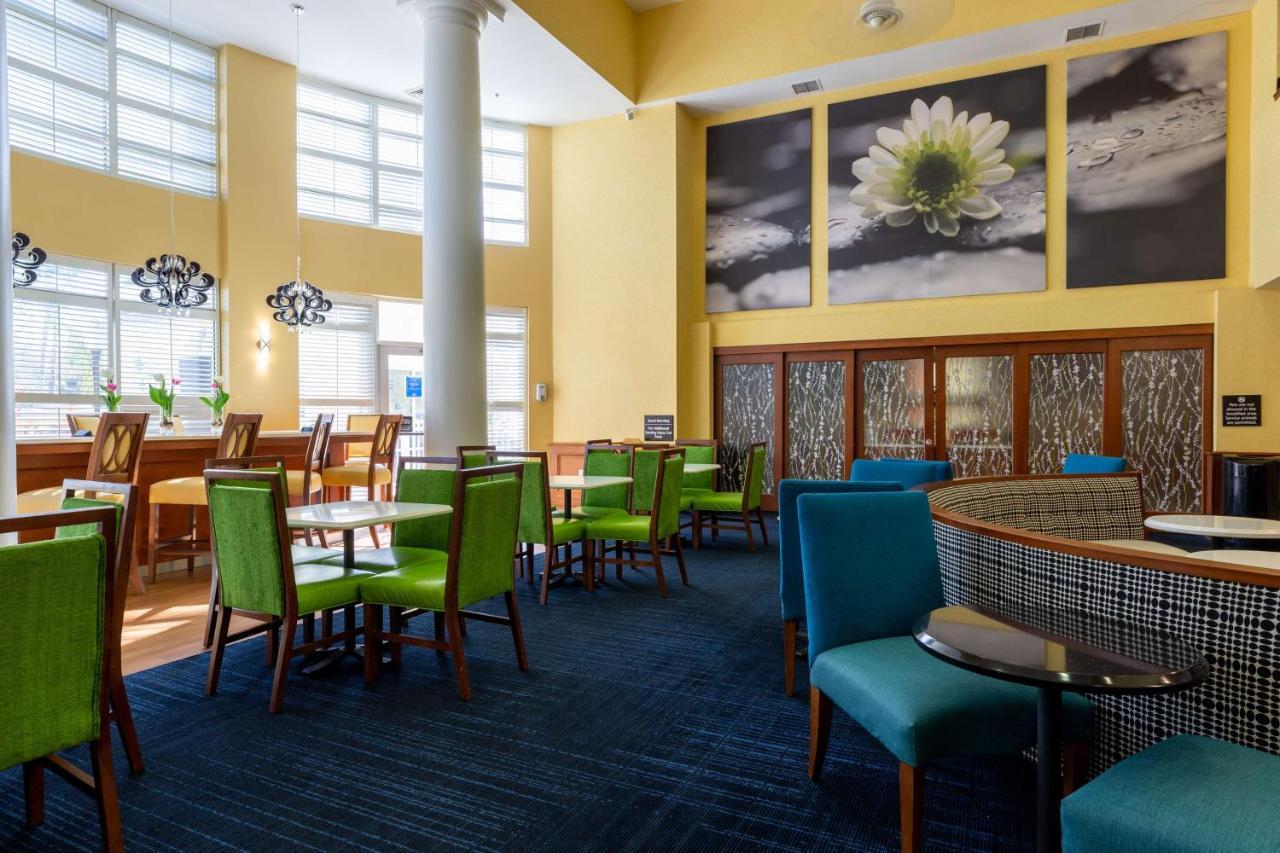 Hampton Inn & Suites Jacksonville Deerwood Park Extérieur photo