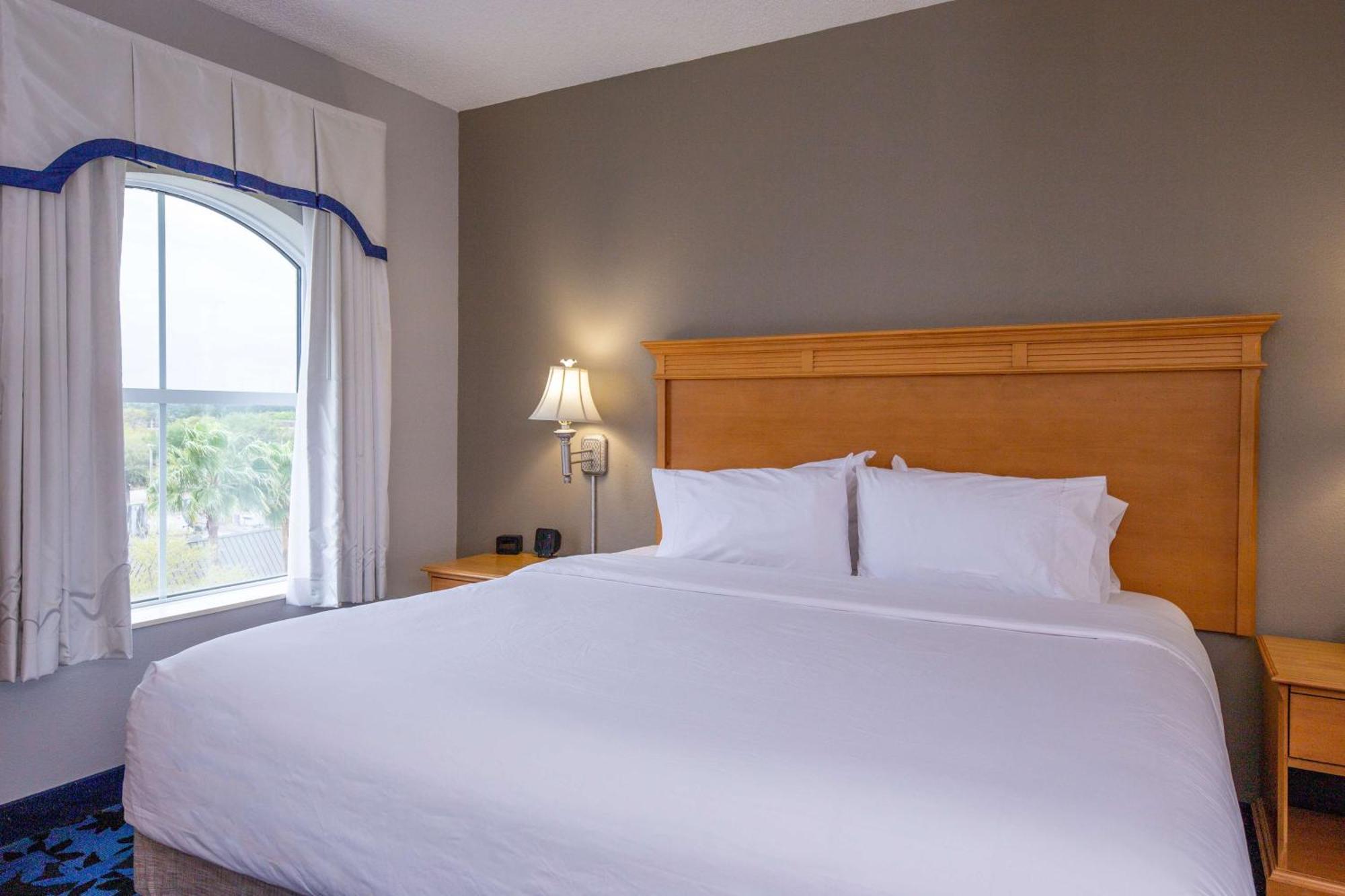 Hampton Inn & Suites Jacksonville Deerwood Park Extérieur photo